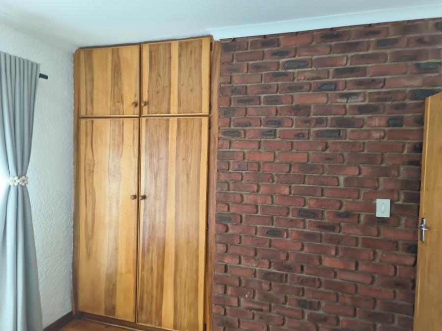3 Bedroom Property for Sale in Kannoniers Park North West